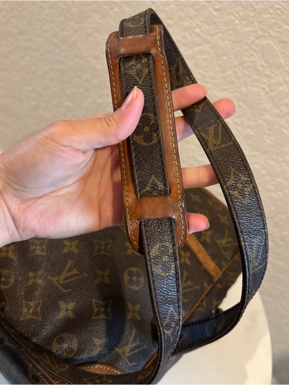 Louis Vuitton MM Danube Monogram Shoulder Bag - Picture 5 of 14